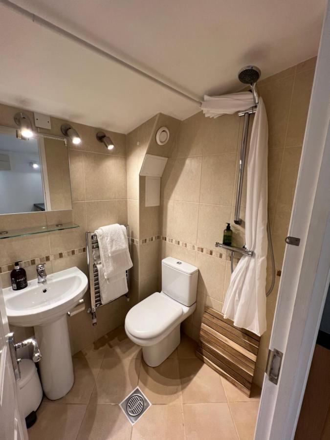 Ferndale Mews Bed and breakfast